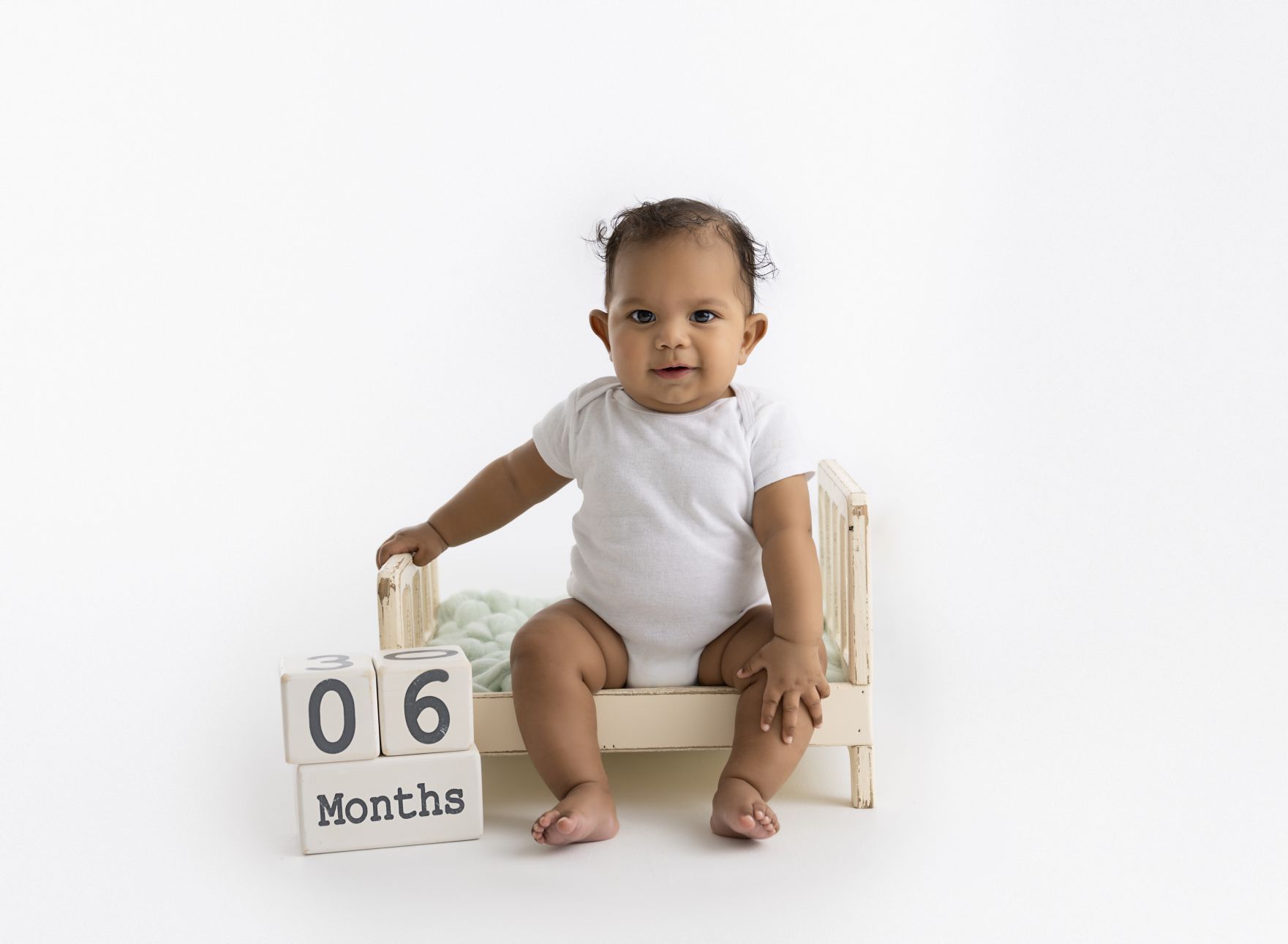 baby six month milestone photography portfolio